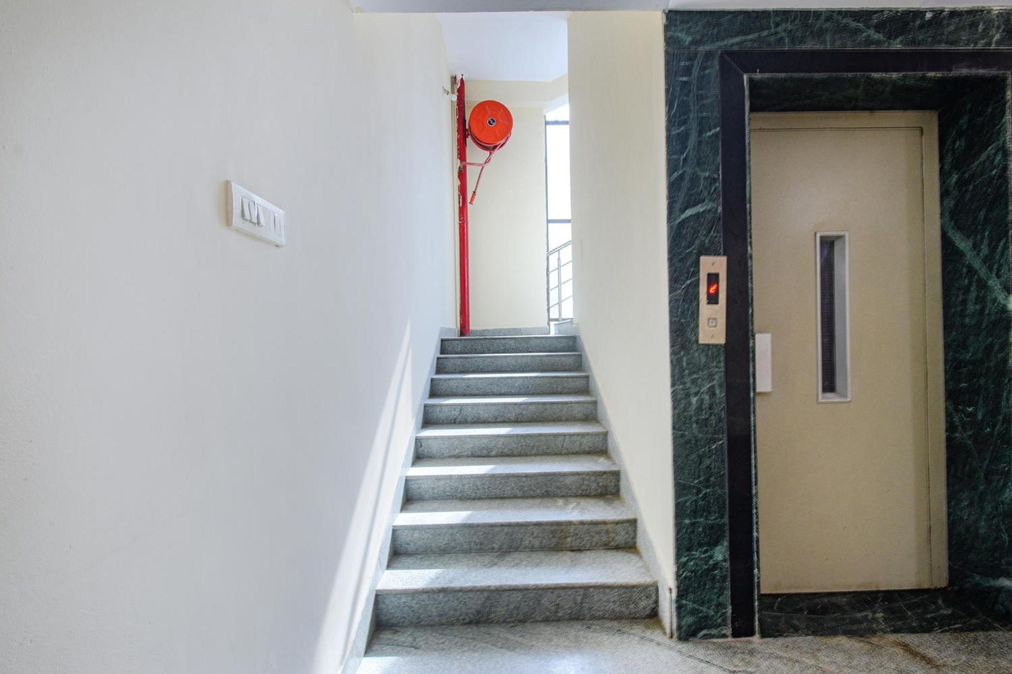 Fabhotel N Residency, Hitech City - 350M From Yashoda Hospital, Hitech City Hajdarábád Exteriér fotografie